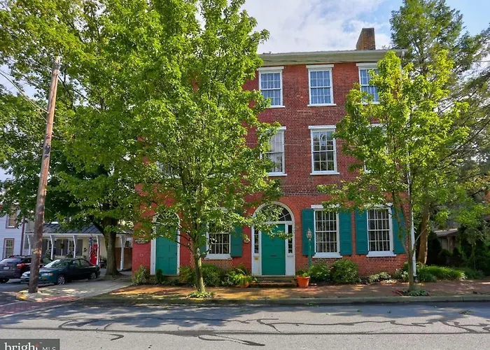 Ascot House Bed & Breakfast Marietta